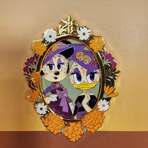 Loungefly Disney Minnie & Daisy Day Of The Dead Glow In The Dark LE Enamel Pin - Picture 9 of 9